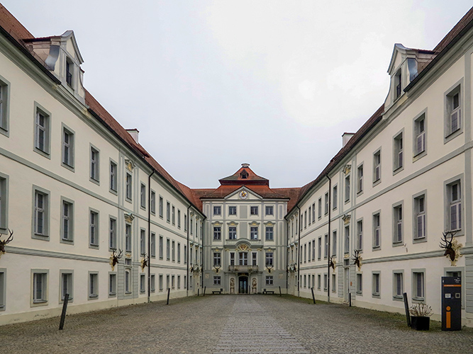 Eine große Schlossanlage