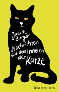 Eine schwarze Katze sitzt vor einem gelben Hintergrund